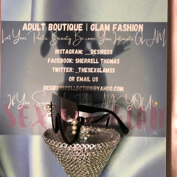 Glam Glasses - Picture 4 of 5